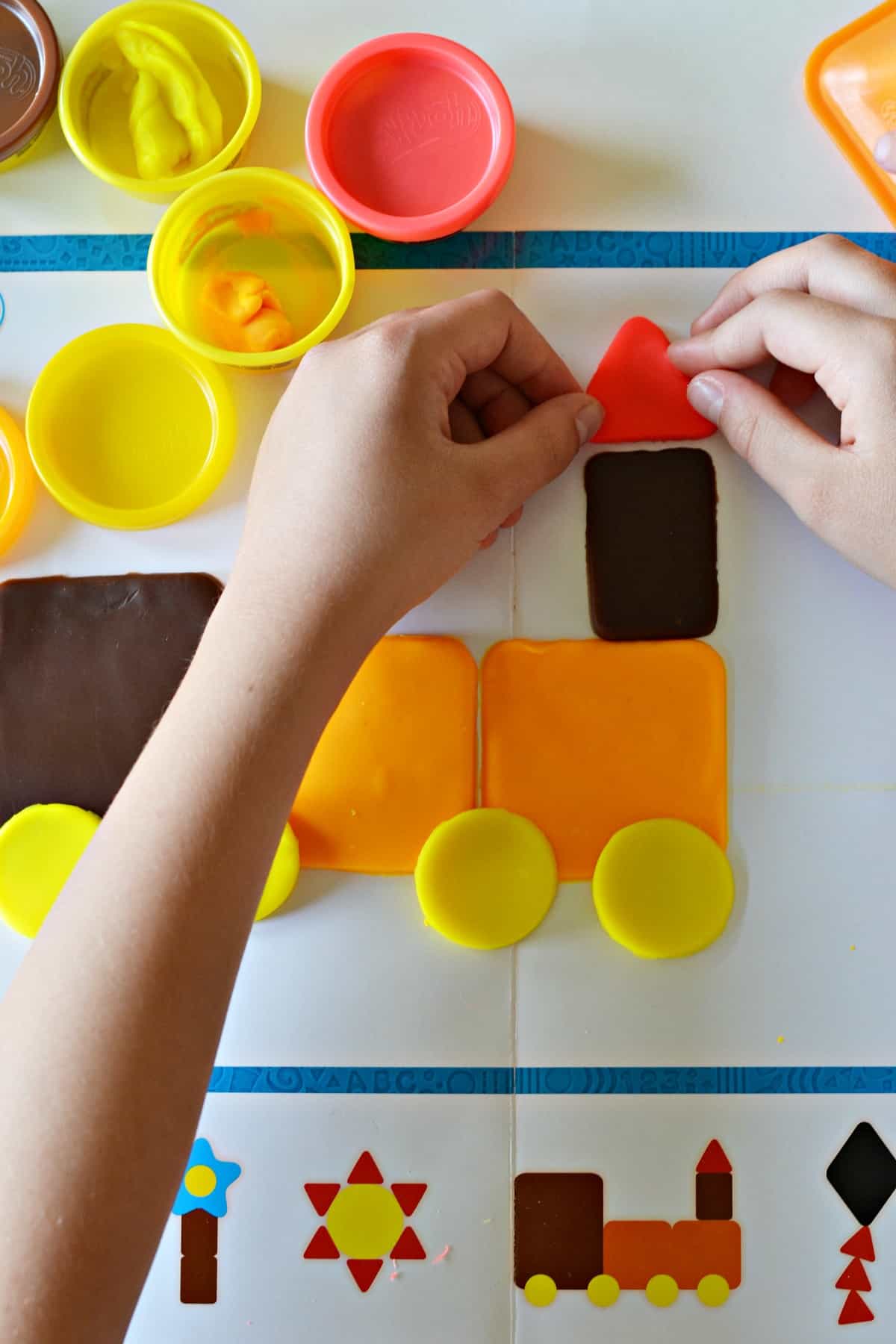 PlayDoh Train 5 Minutes for Mom