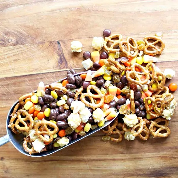 Halloween Snack Mix from The Country Chic Cottage