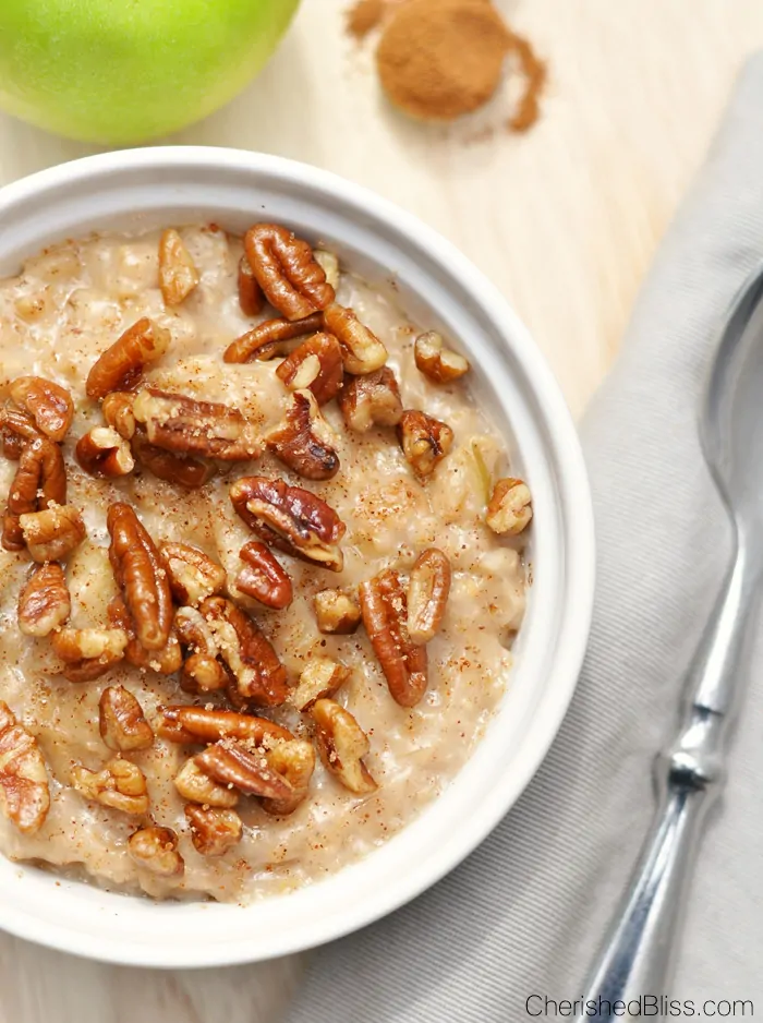 Slow Cooker Apple Pie Oatmeal