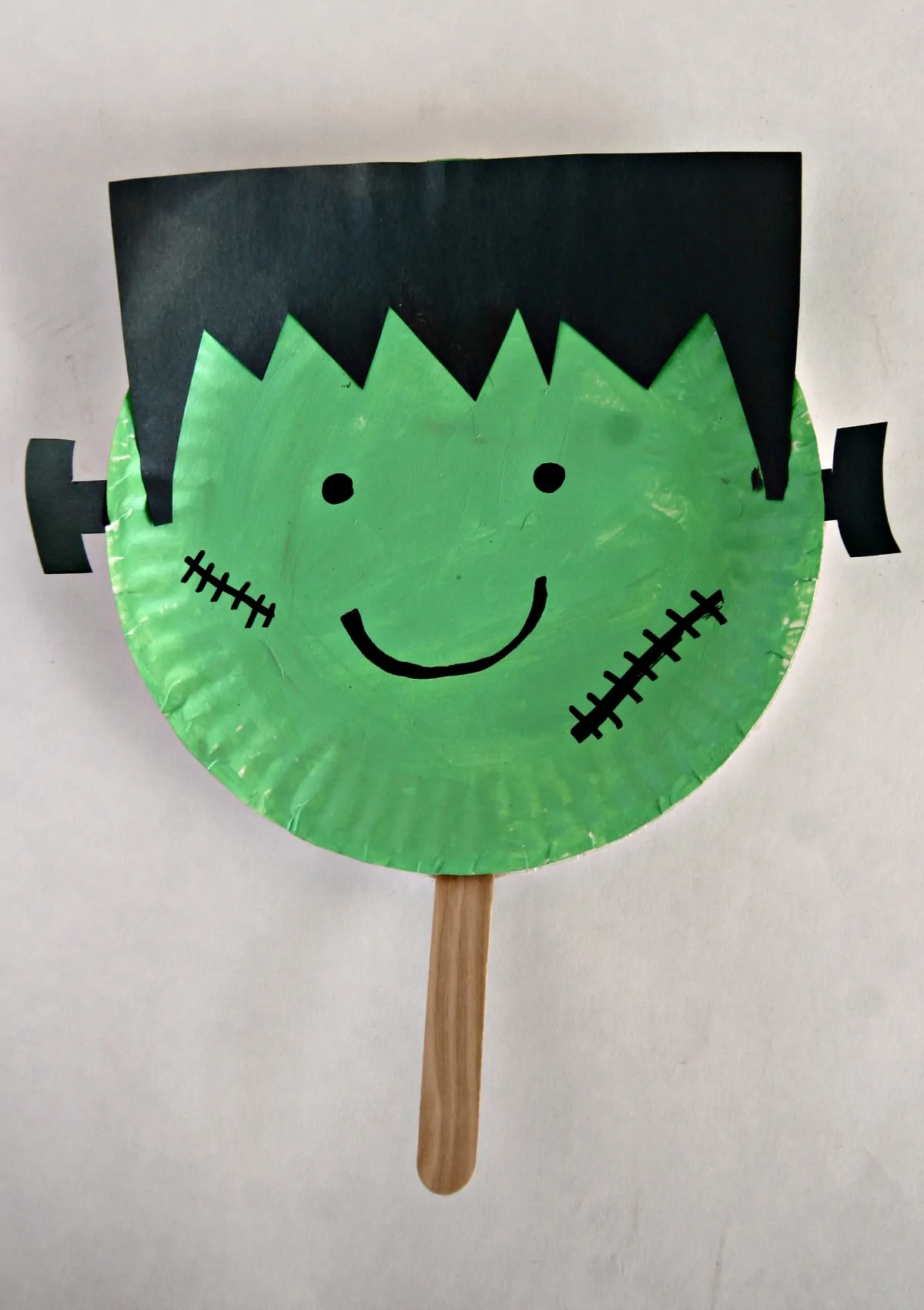 Frankenstein Paper Plate Halloween Stick Puppet