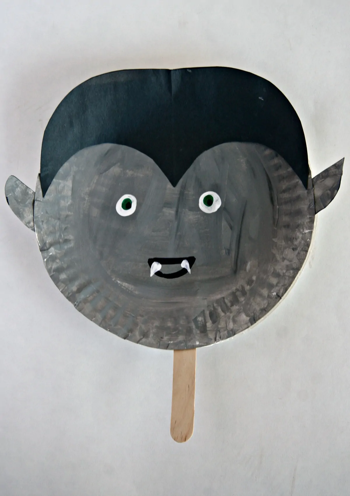 Vampire Paper Plate Halloween Stick Puppet