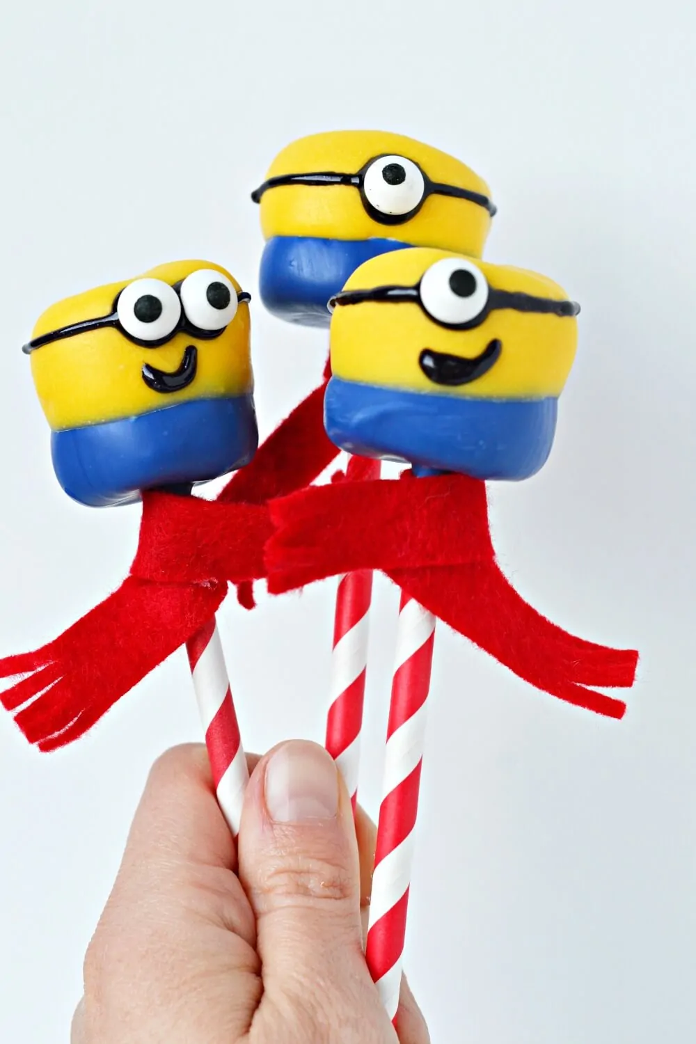 Edible Minions - Minion Marshmallow Pops for Despicable Me 3