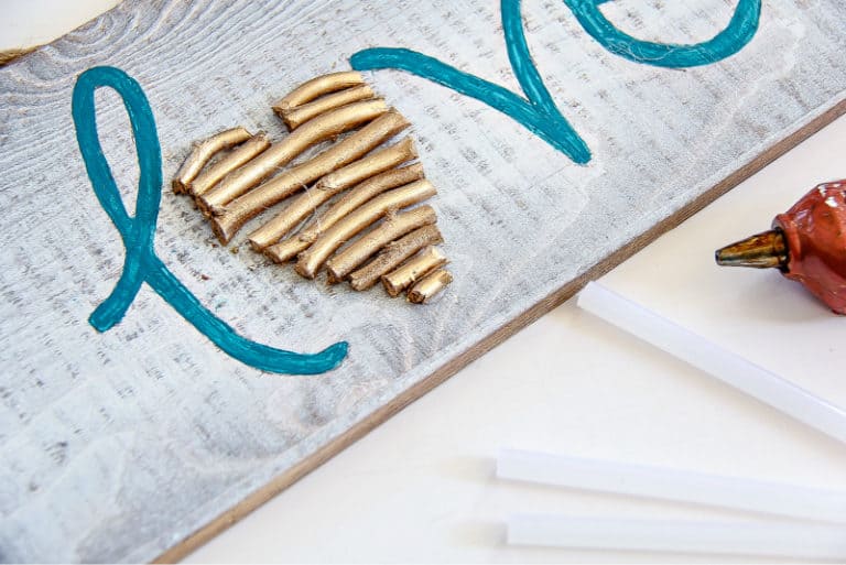 How To Make A Painted Love Sign