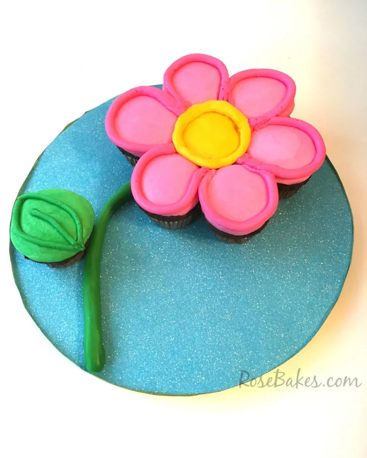 Flower Cupcake Tutorial from Rose Bakes