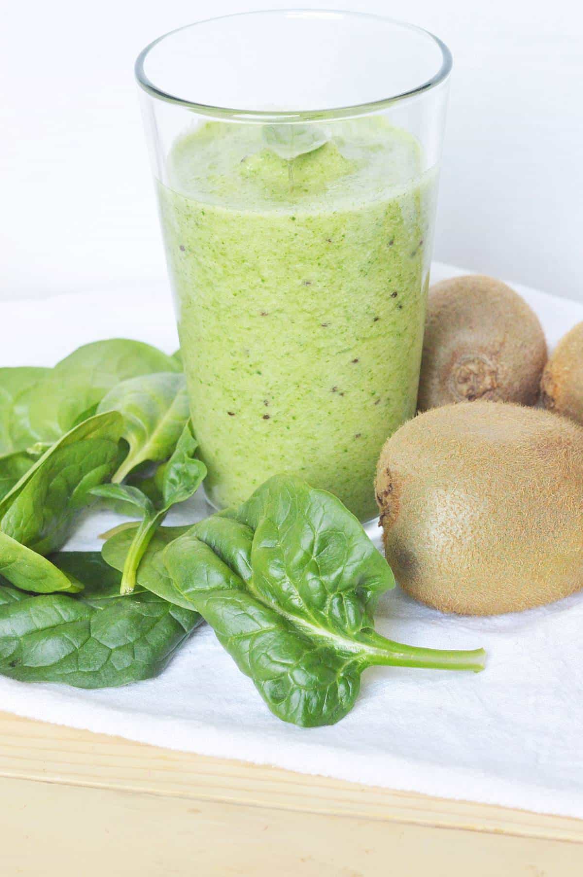 green-machine-smoothie-0002-5-minutes-for-mom