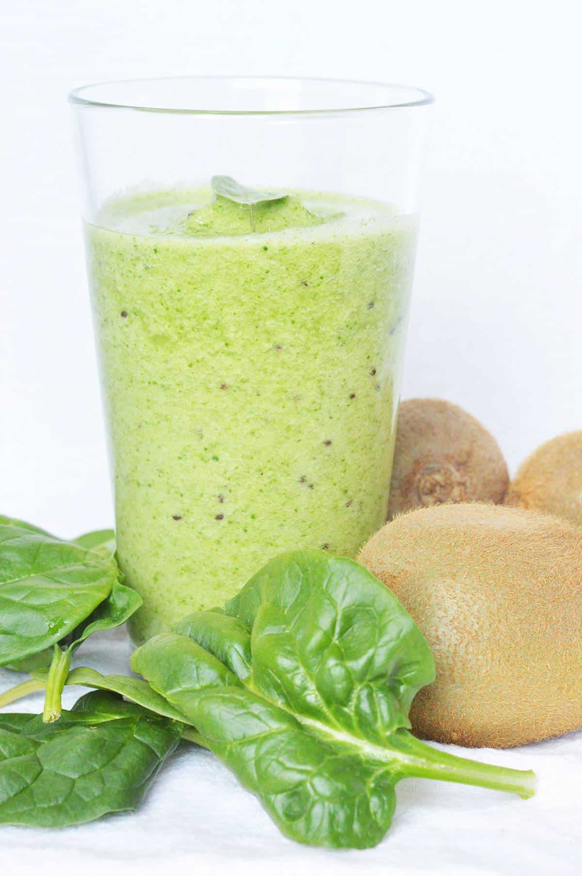 Green Machine Smoothie_0008 5 Minutes for Mom