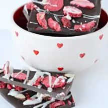 simple way to make chocolate strawberry almond bark