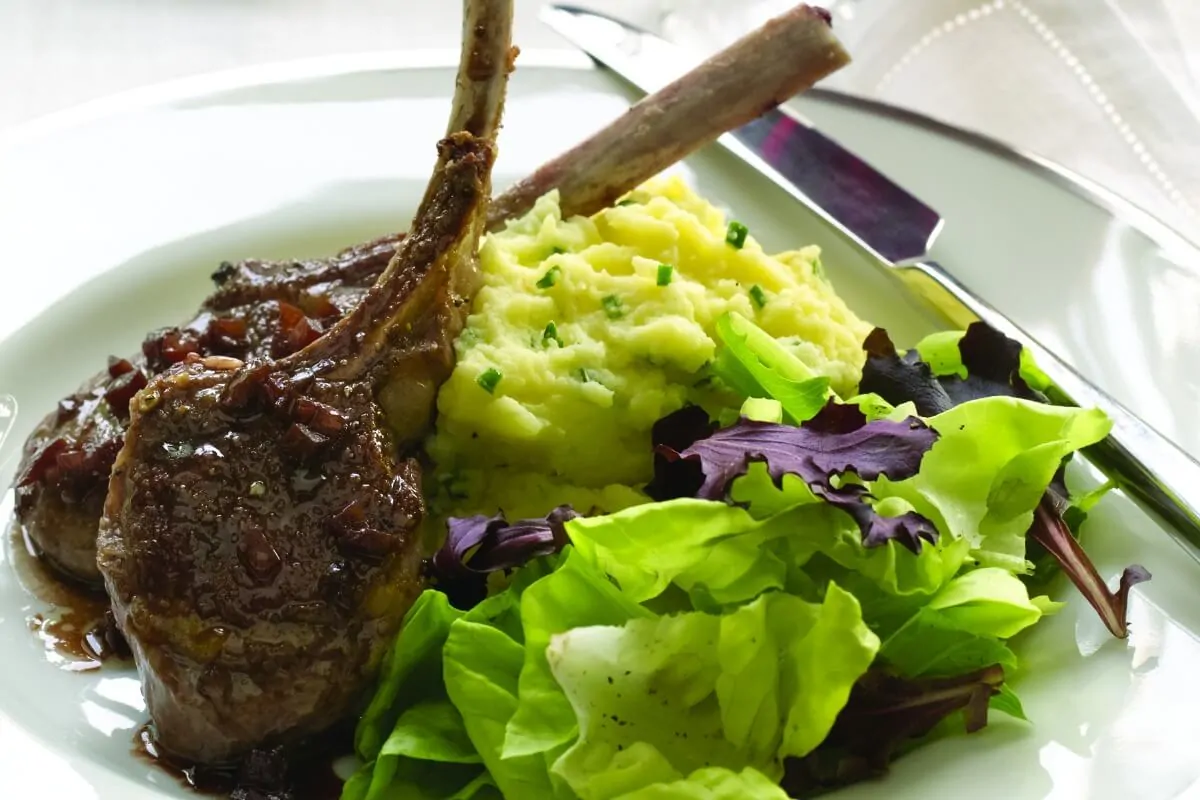 Baby Lamb Chops and Red Wine Sauce