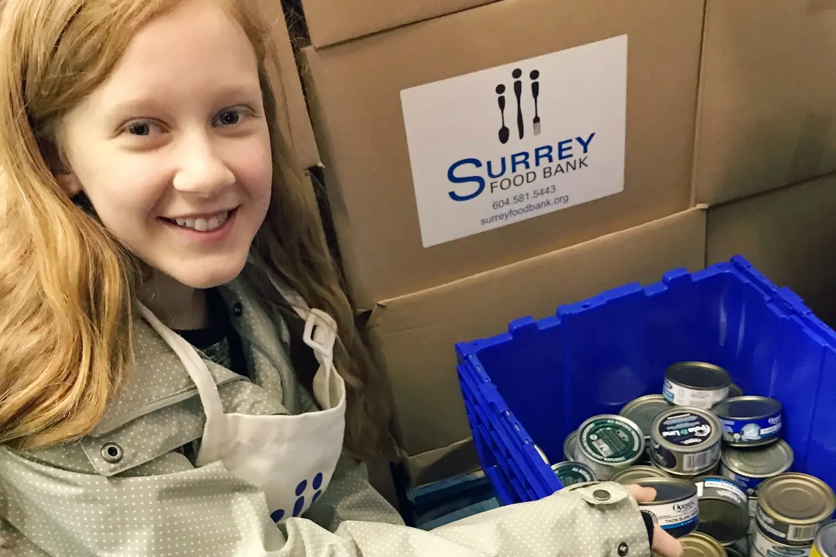 Julia volunteering at the Food Bank