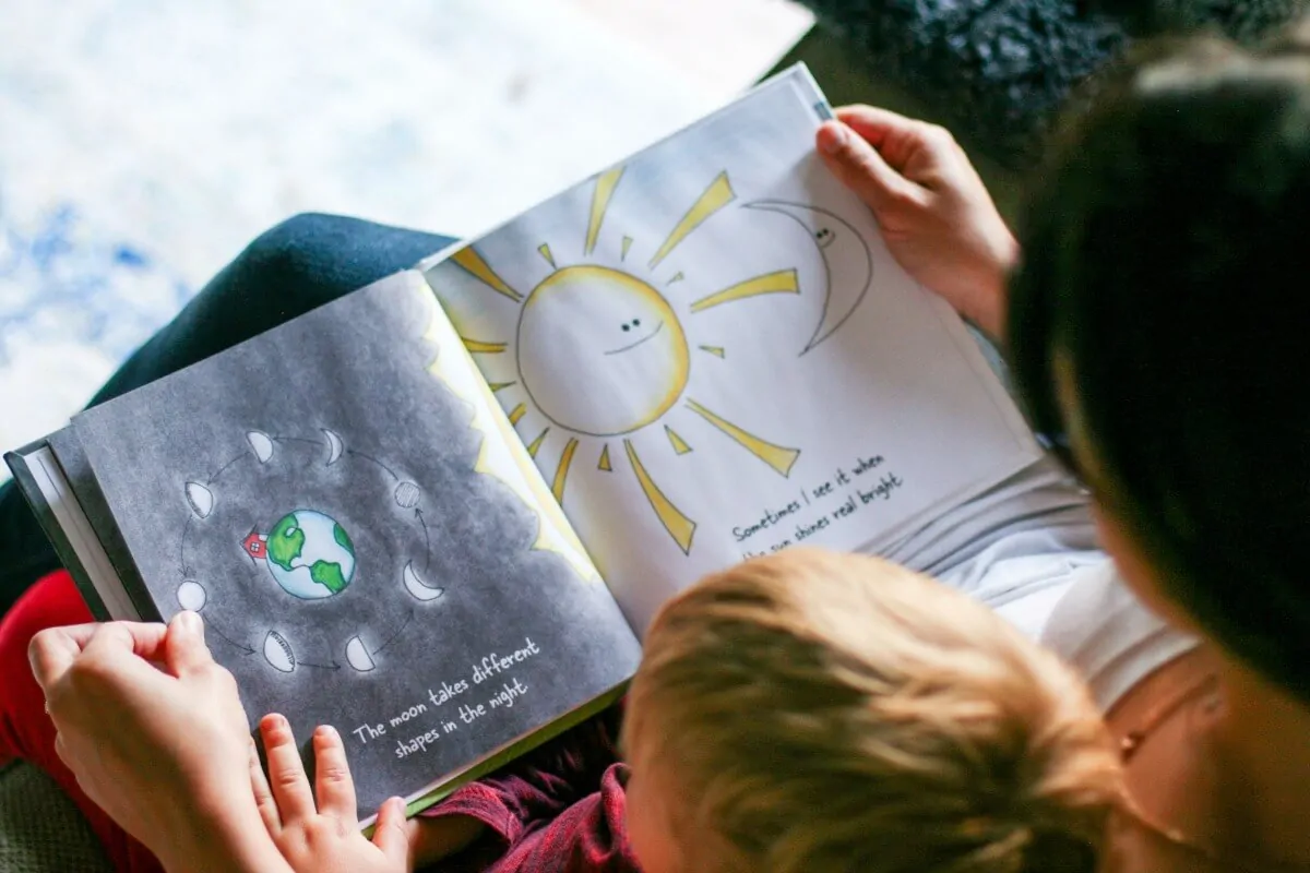 The Moon Follows Me - Reading with Kids