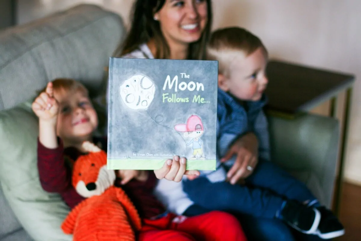 The Moon Follows Me - Reading with Kids