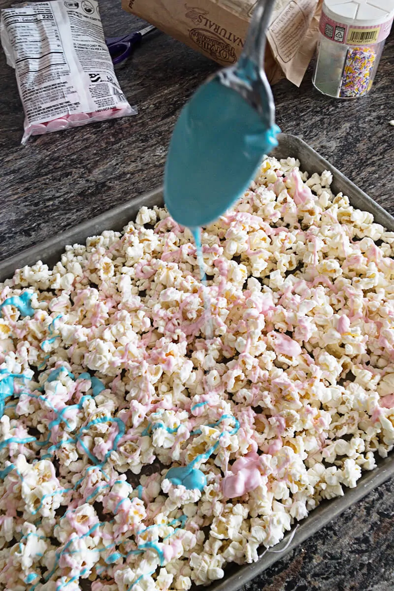 Unicorn Popcorn - A Tasty Treat!