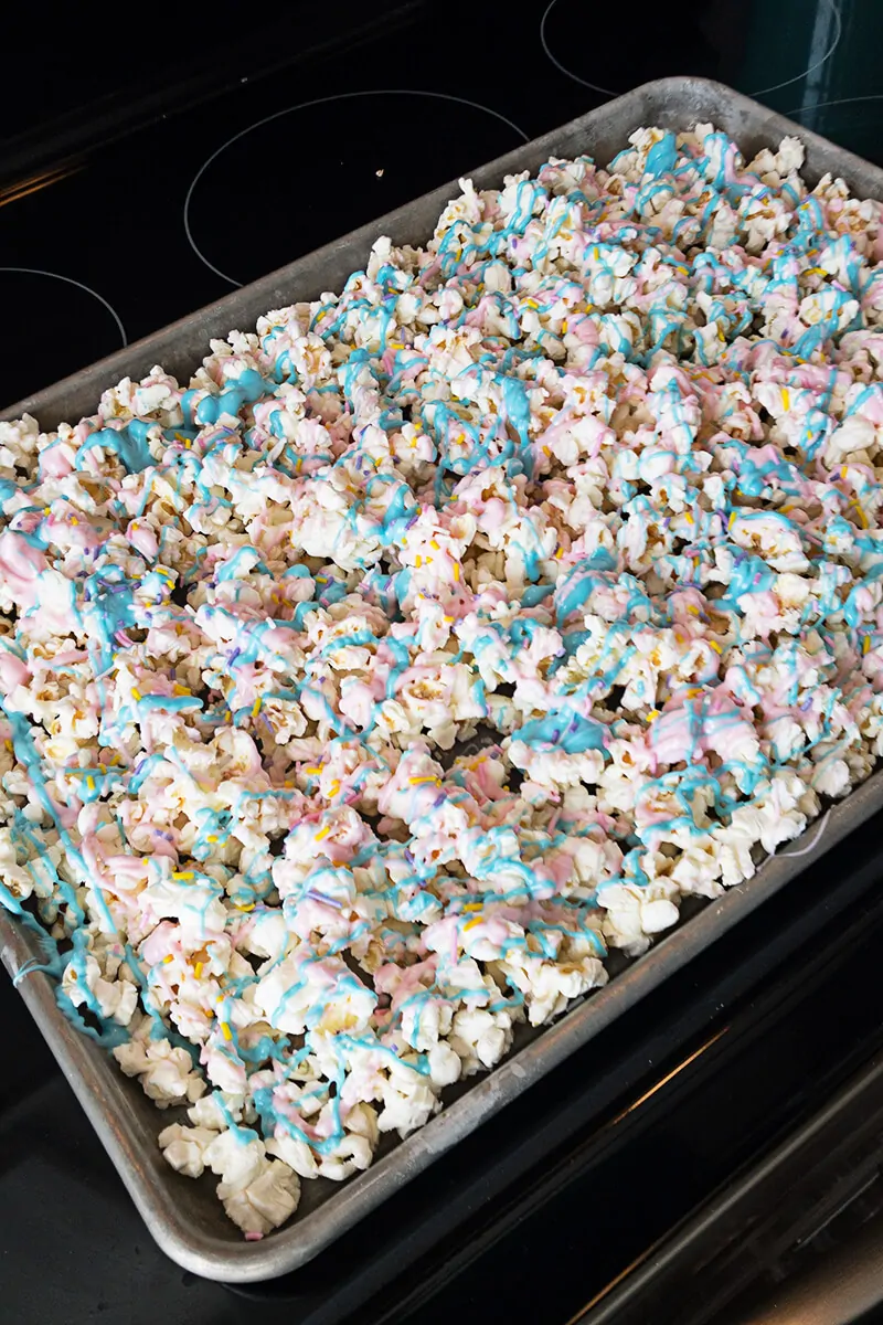 Unicorn Popcorn - A Tasty Treat!