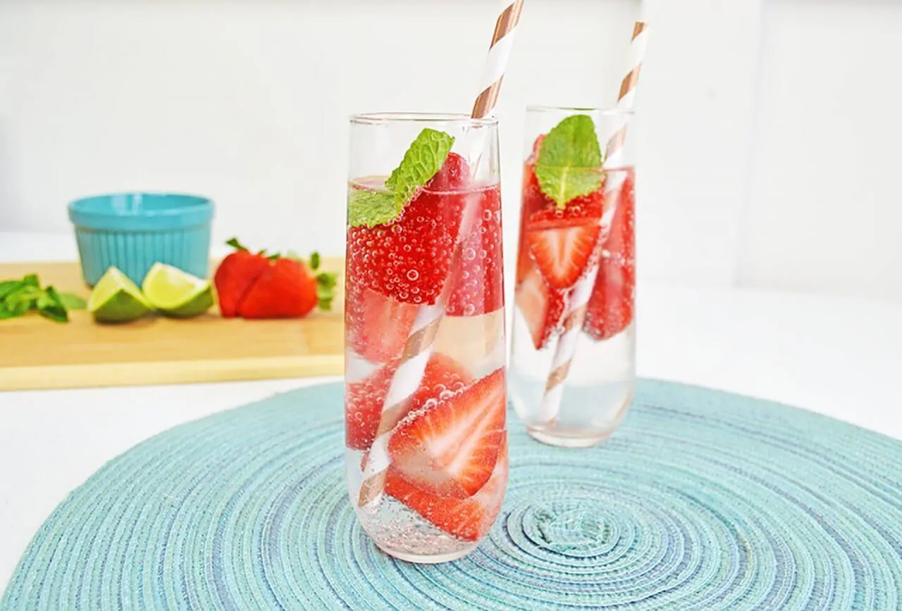 strawberry smash cocktail