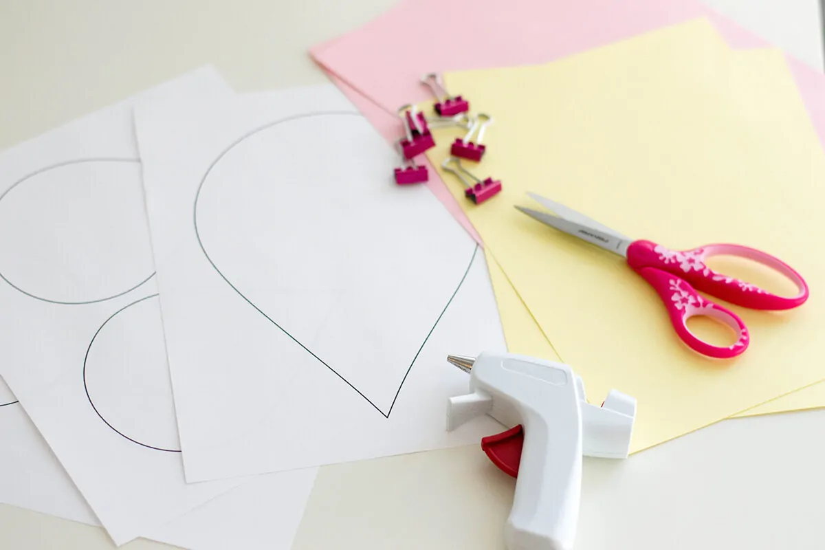 Adding a touch of color to our home office with these super easy, super cute DIY paper flowers.