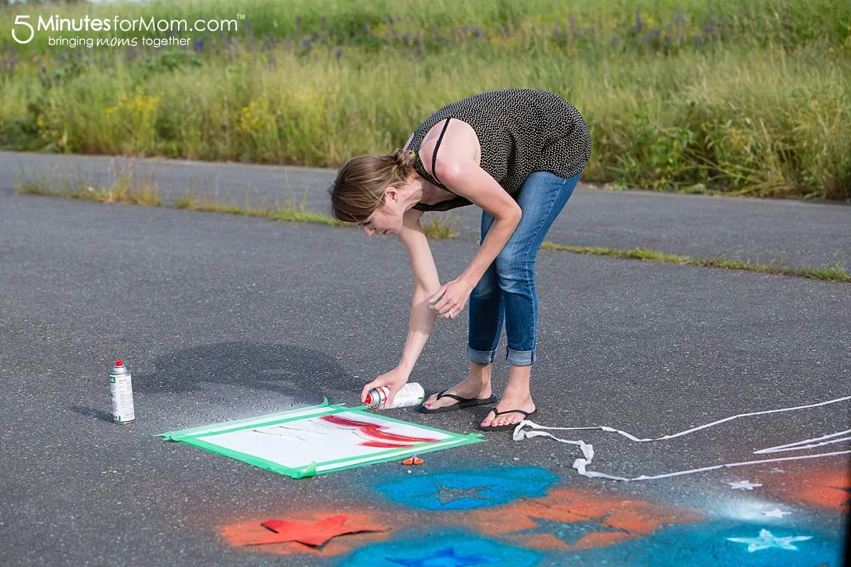 How to spray chalk an American Flag