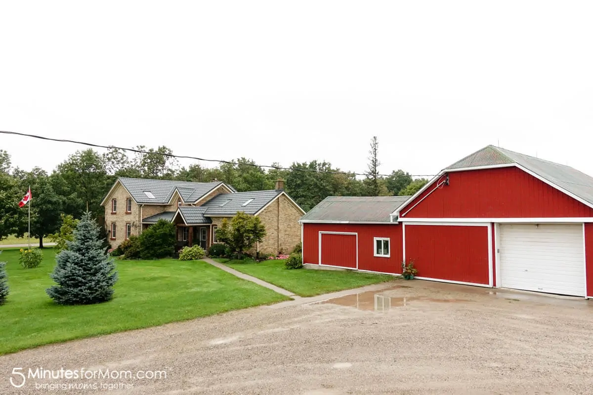 Visiting a Canadian family chicken farm with Chicken Farmers of Canada