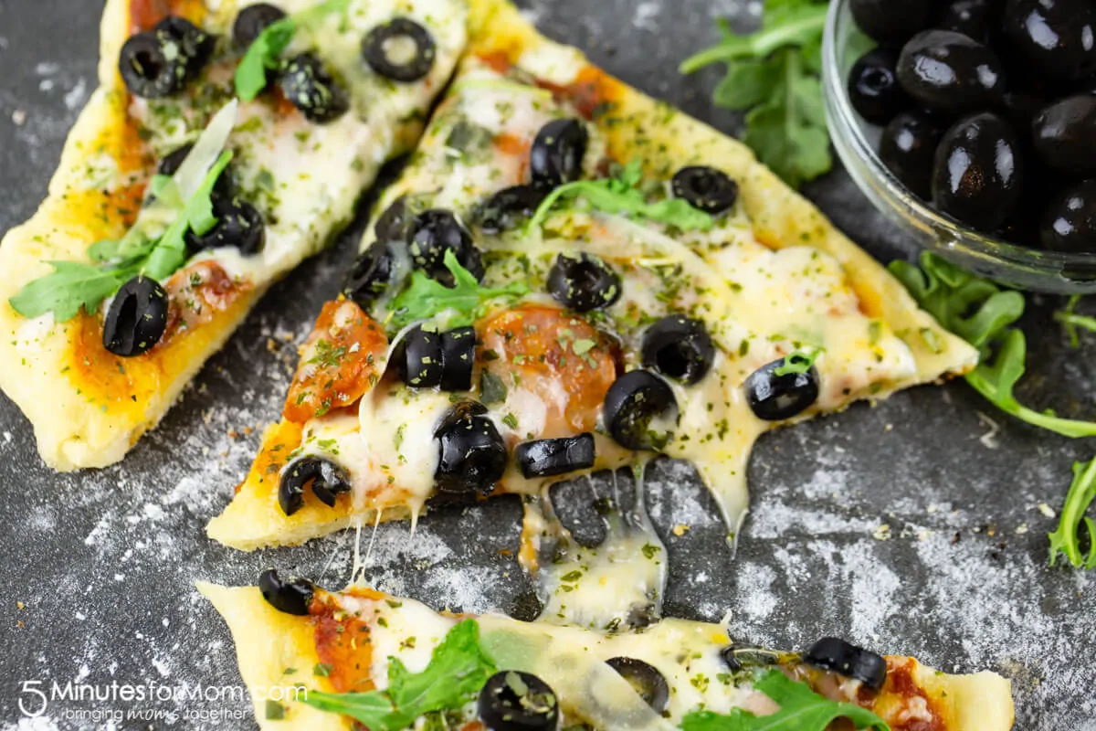 Recipe for Grilled Pizza with Hojiblanca Olives from Spain and Spanish Chorizo Sausage