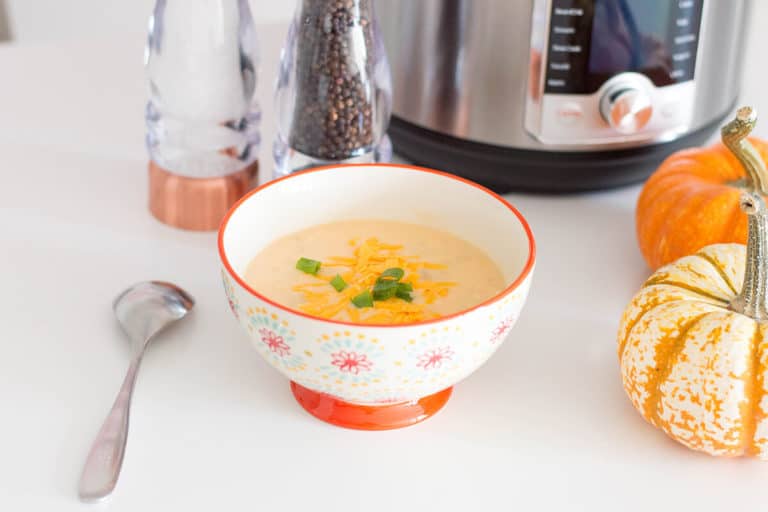 Instant Pot Potato Soup - Quick and Easy Recipe #instantpot #potatosoup