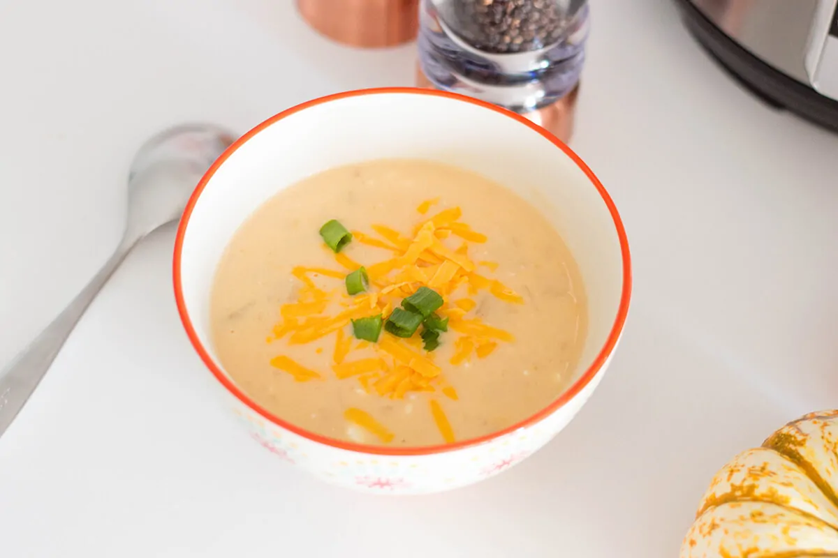 Instant Pot Potato Soup - Quick and Easy Recipe #instantpot #potatosoup