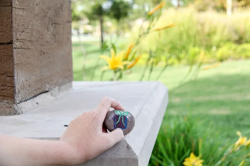 holiday painted rock