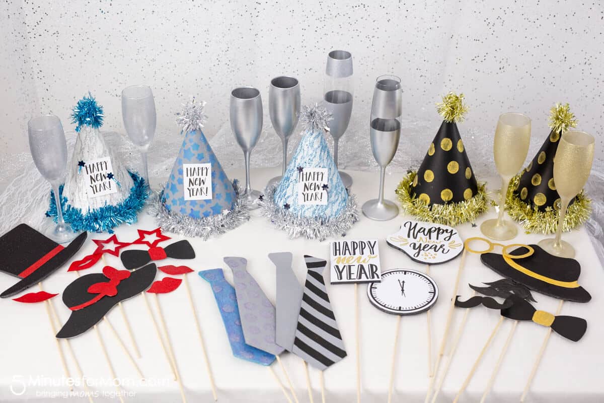 DIY New Years Eve Photo Booth Props