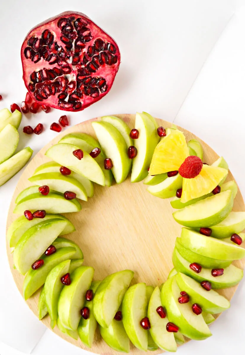 Healthy Christmas Snacks - Christmas Wreath Fruit Tray