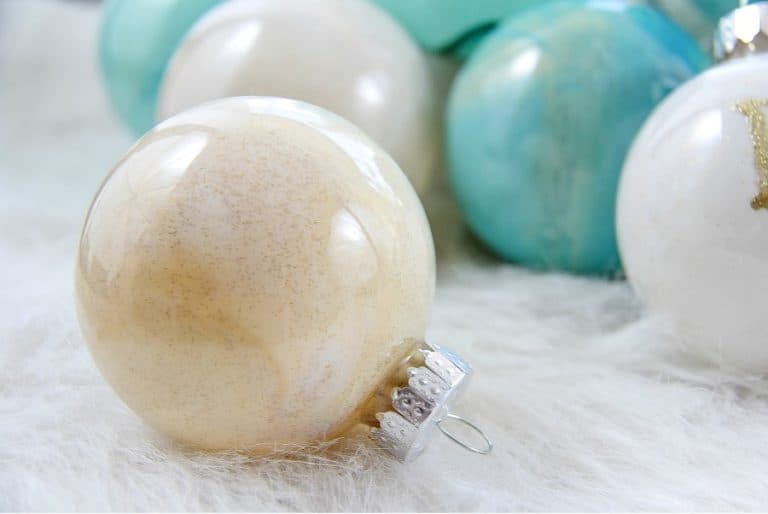 How To Paint Christmas Ornaments 5 Minutes for Mom