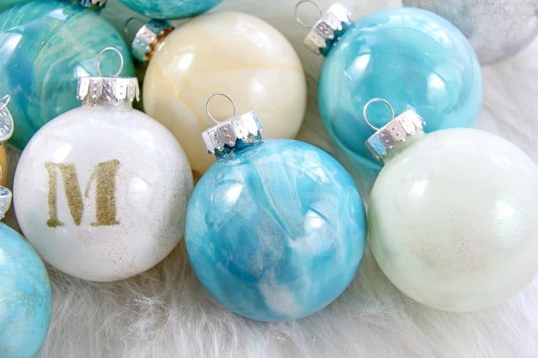 How To Paint Christmas Ornaments 5 Minutes for Mom