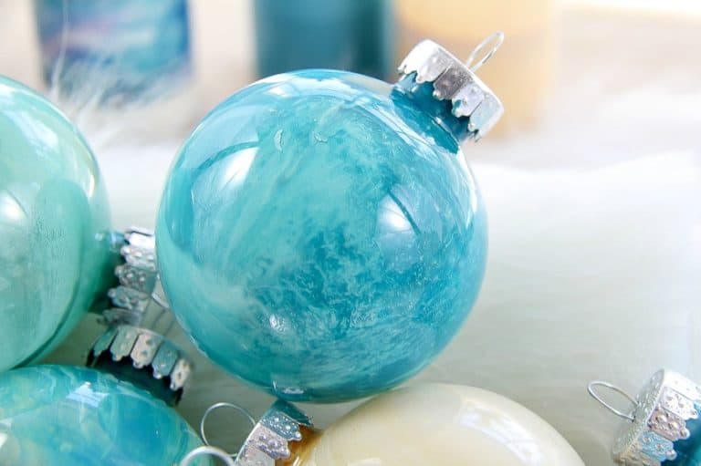 How To Paint Christmas Ornaments 5 Minutes for Mom