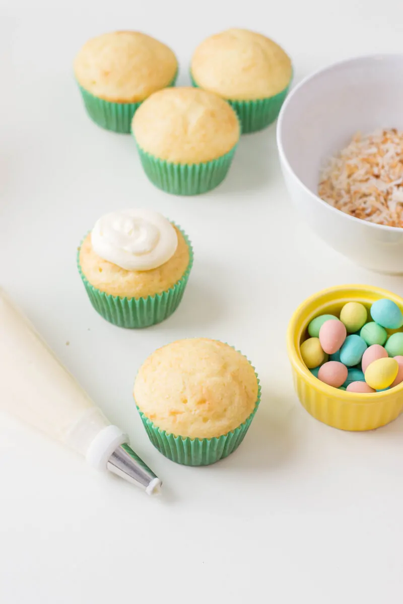 How to frost vanilla cupcakes with buttercream for Bird's Nest Cupcakes