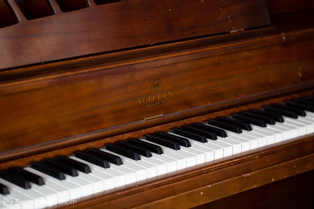 Willis Piano Montreal - Canadian made antique piano