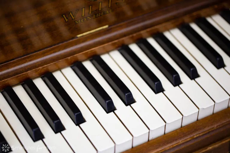 Willis Piano Montreal - Canadian made antique piano