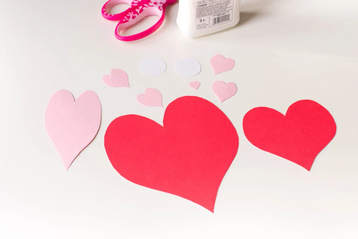 A DIY Valentine's Day card made up of heart shapes: here's how to make an Owl Heart Shape Paper Craft.