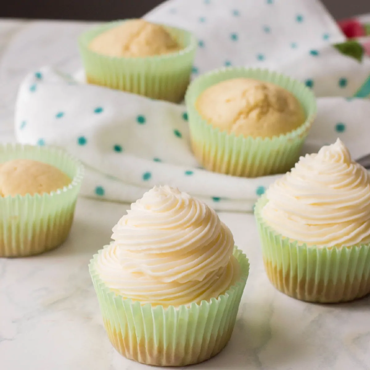 Homemade Vanilla Cupcakes – How To Make Vanilla Cupcakes From Scratch