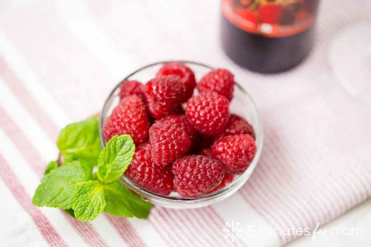 Fresh Raspberries for Raspberry Sparkling Wine Cocktail