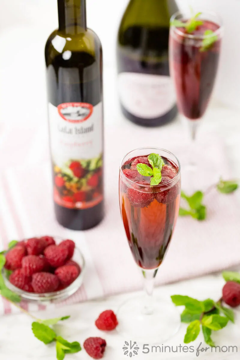 Raspberry Wine Cocktail Recipe