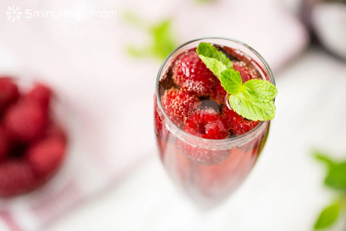 How to Make Raspberry Sparkling Wine Cocktail