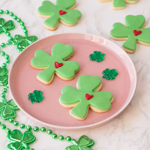 St. Patrick’s Day Sugar Cookies with a Clever Decorating Trick