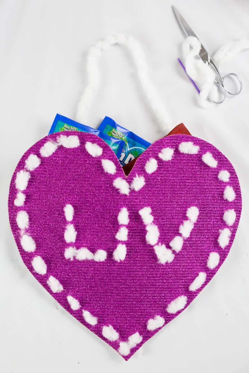 valentine-card-holder-for-kids-super-cute-and-easy-to-make-5-minutes-for-mom