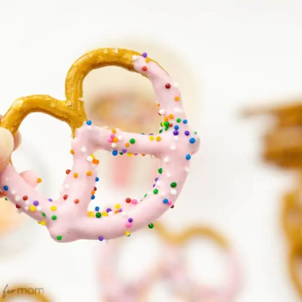 Valentine Pretzels – How to Make Chocolate Covered Pretzels