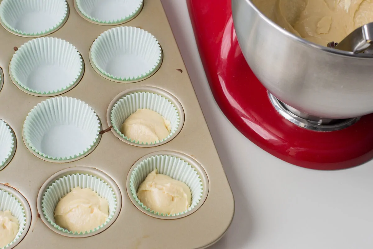 Step-by-step tutorial on how to make your own batch of homemade vanilla cupcakes.