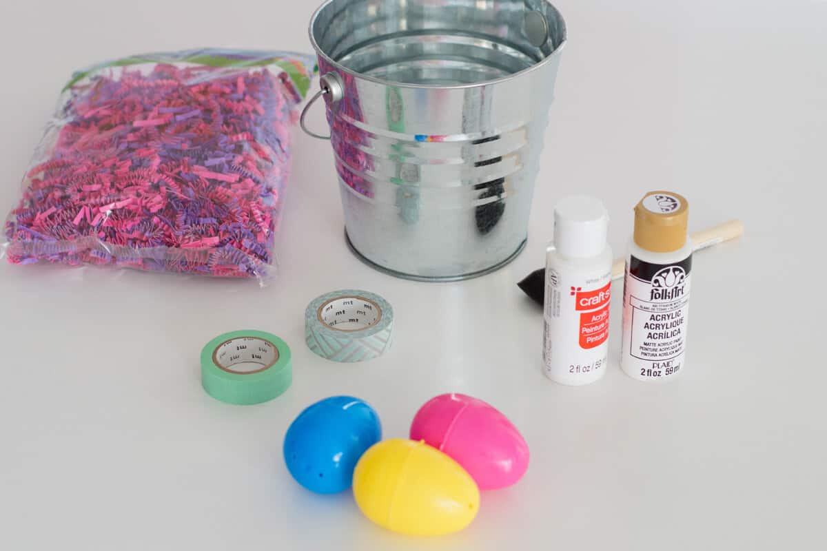 A DIY Easter Centerpiece made up of low-budget crafting items