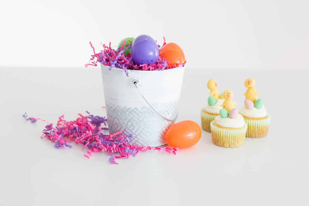 A DIY Easter Centerpiece made up of low-budget crafting items