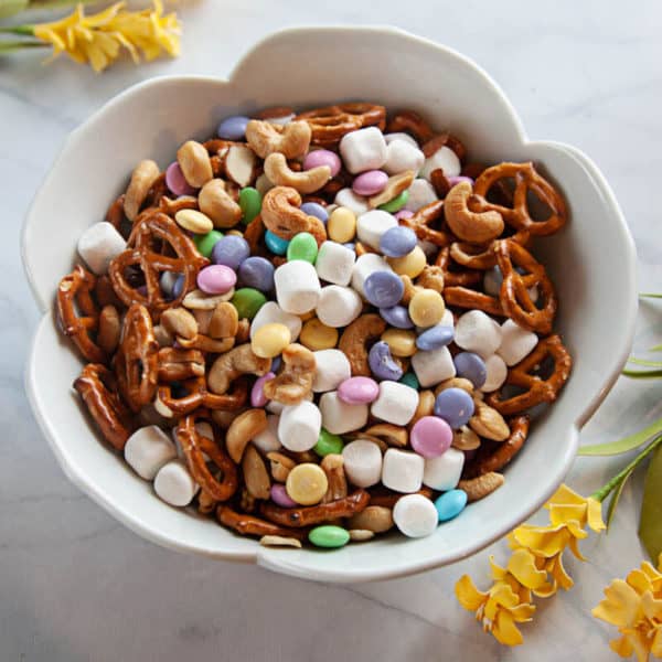 How to Make the Easiest Spring Snack Mix