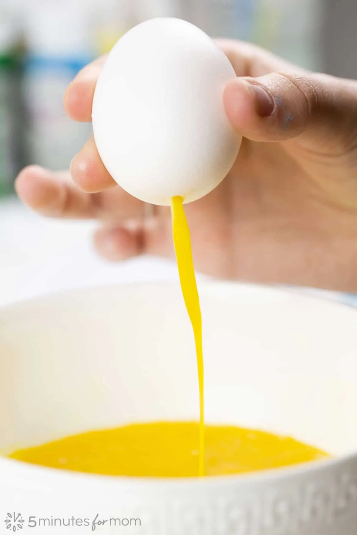 How to blow out eggs to decorate