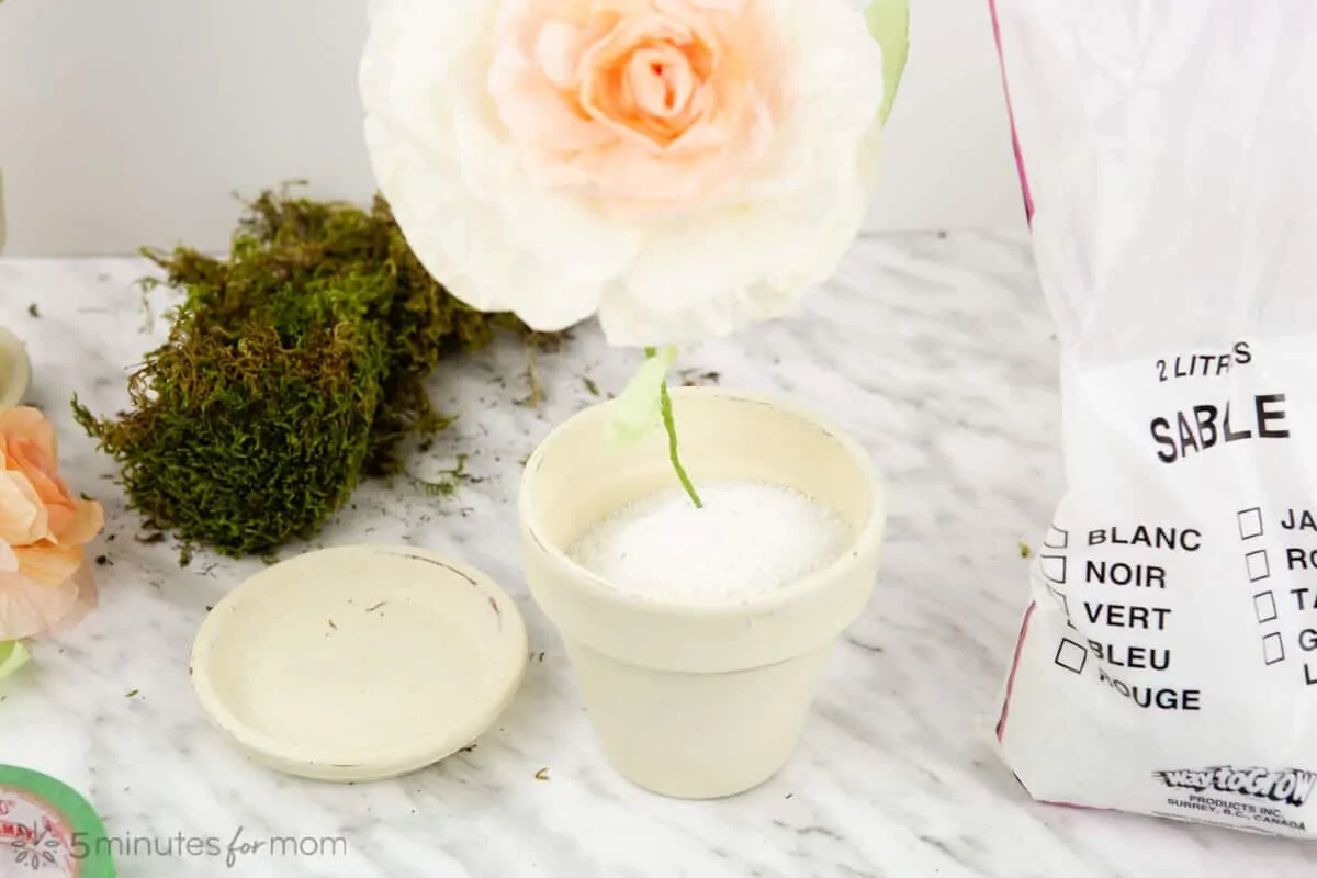 how to arrange paper flowers in flower pots