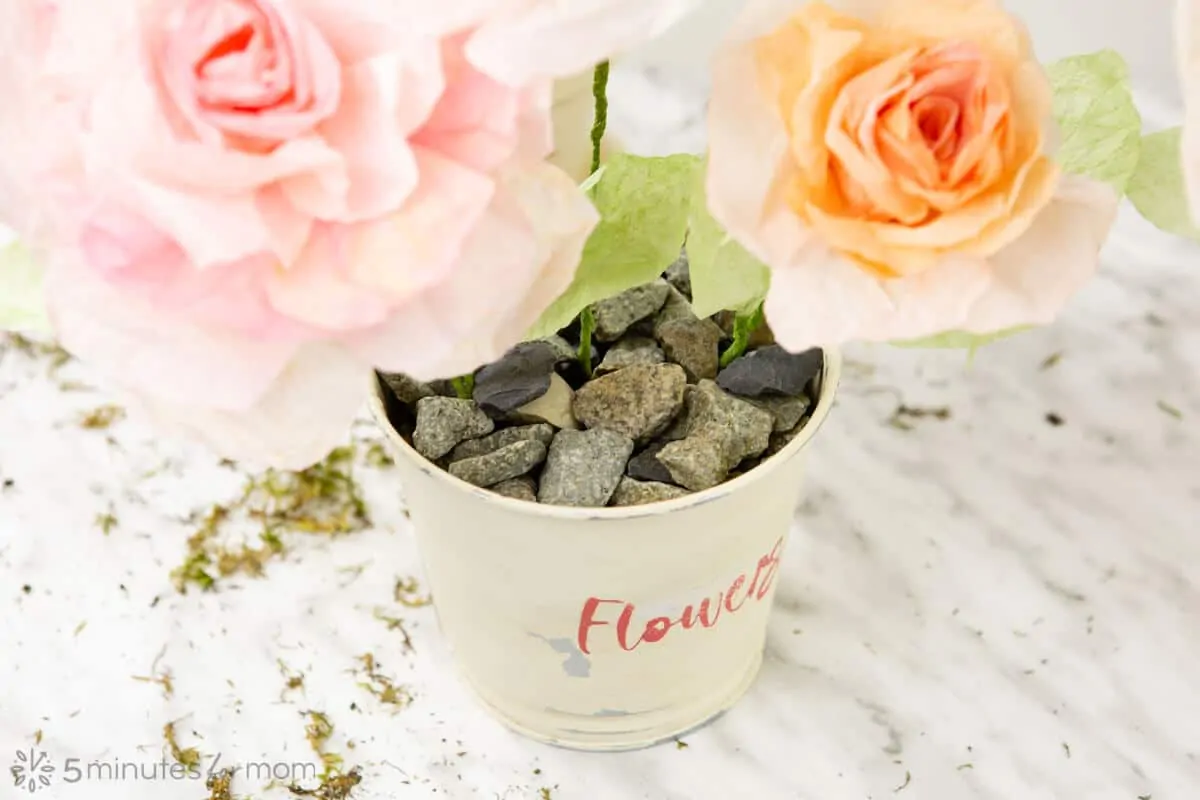 how to arrange paper flowers in flower pots