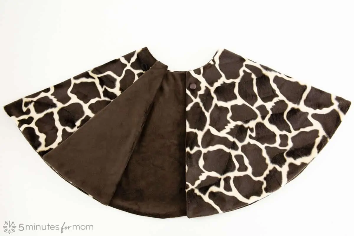 giraffe print faux fur capelet for giraffe costume sewing tutorial