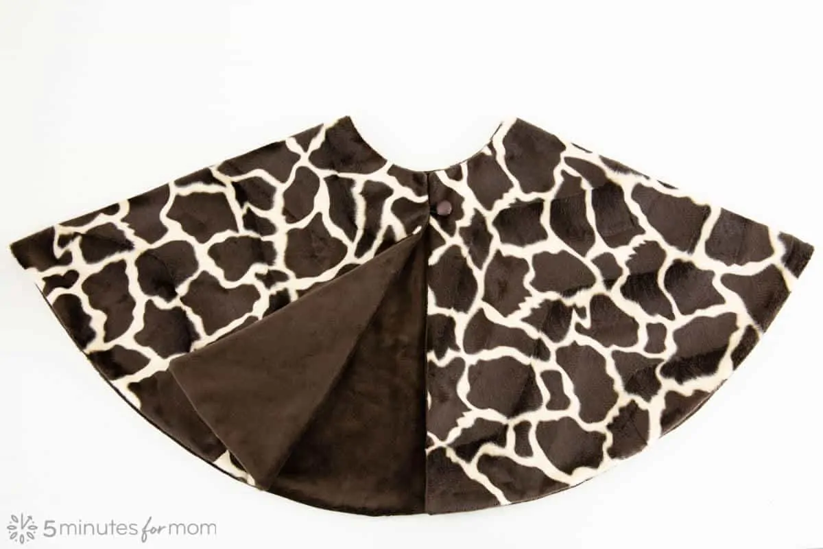 giraffe print plysj capelet for giraffe kostyme sy tutorial